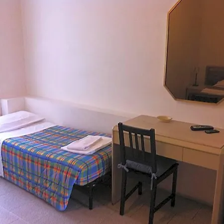 Gambara Hotel *