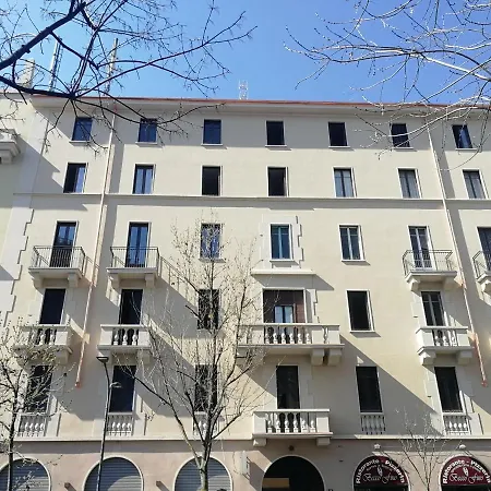 Hotel Gambara *